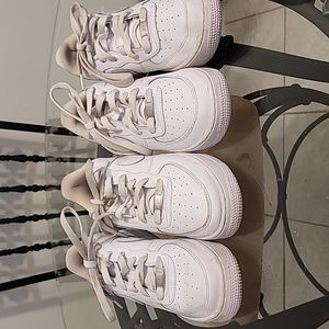 2 pair Air Force 1 20$ each